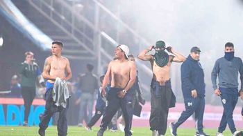 gimnasia - boca: la policia reprimio a las familias, parecia una pelicula de terror gimnasia - boca: la policia reprimio a las familias, parecia una pelicula de terror