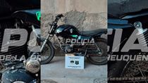 recuperaron una moto robada que habia sido abandonada en plaza huincul recuperaron una moto robada que habia sido abandonada en plaza huincul