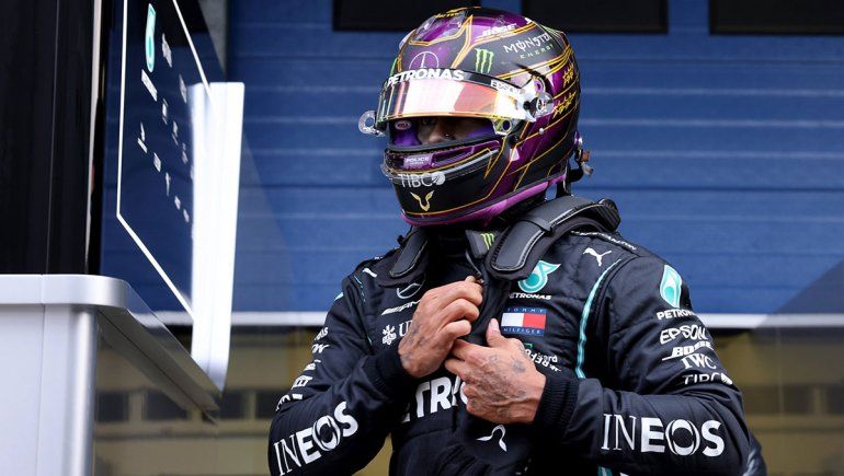 Lewis Hamilton recordó a Diego Maradona por su muerte.