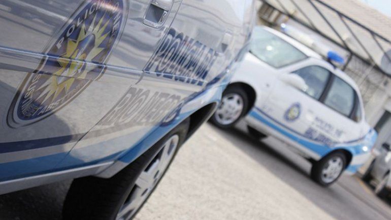 Robaron un local de ropa, se tomaron un taxi y quisieron pagar con el botín