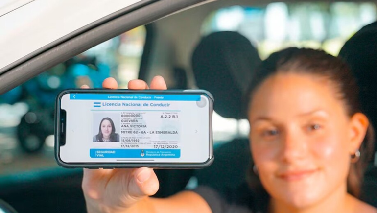 Rige desde este lunes la nueva licencia de conducir digital