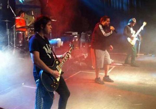 Pato Fontanet volvió a los escenarios cantando un tema de Los Redondos