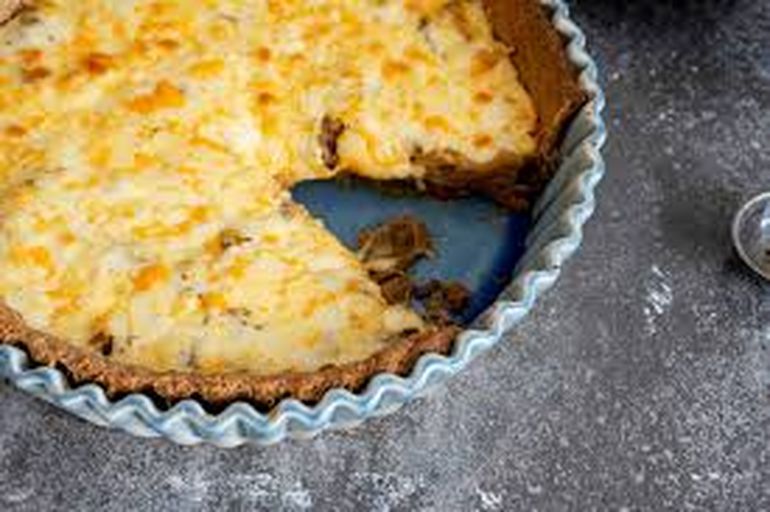 Tarta de cebolla caramelizada. Fácil de hacer y muy rica. Tarta de cebolla caramelizada. Fácil de hacer y muy rica.