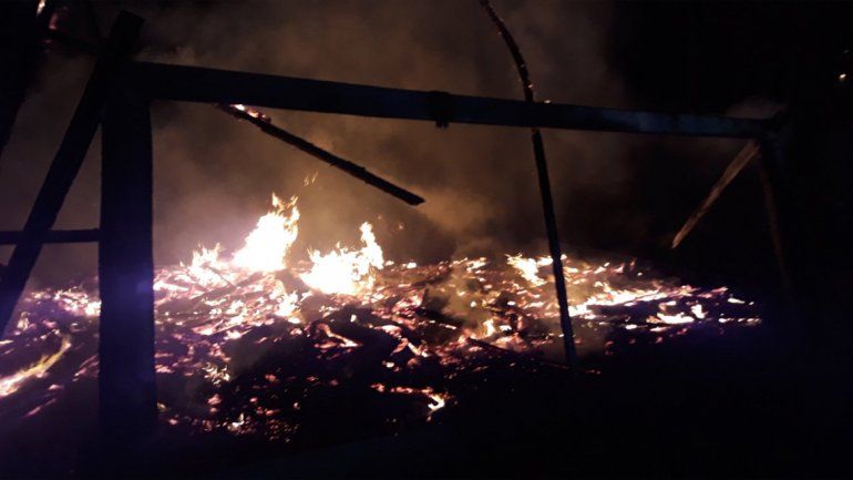 Incendiaron dos capillas cerca de Temuco