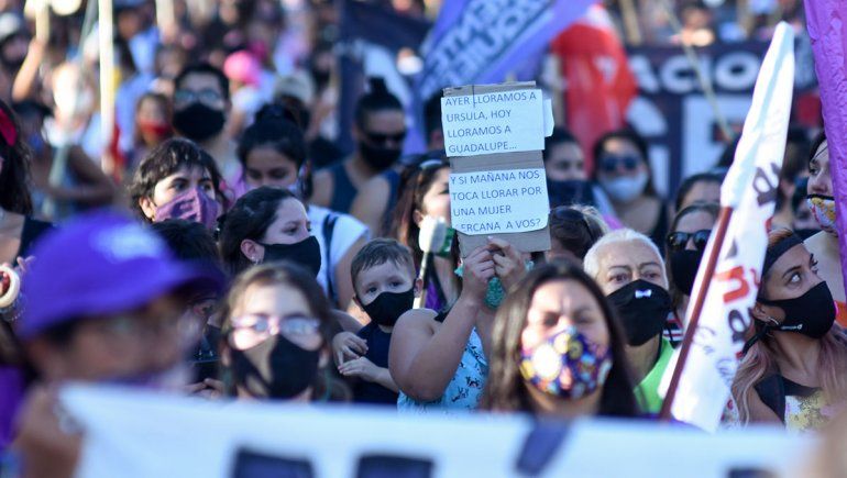Por un nuevo femicidio, otra vez el centro neuquino fue un sólo grito: Paren de matarnos