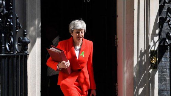 May lanzó su última carta para el Brexit blando