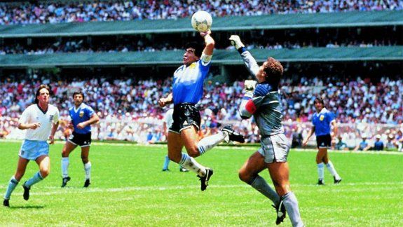 Dos libros para volver a festejar el partido de La mano de Dios