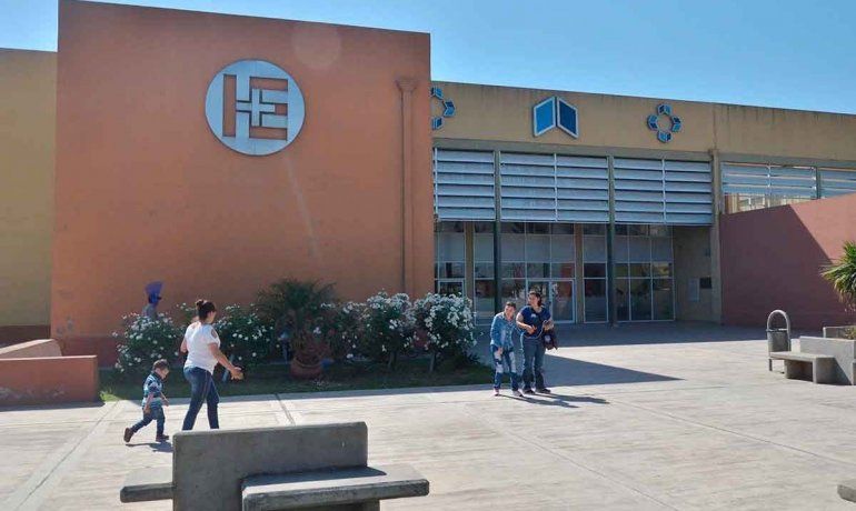 Hallan ahorcada a beba recién nacida en un tacho de basura