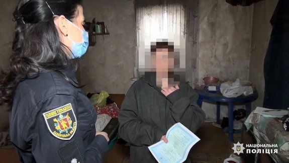 Un bebé murió congelado mientras su mamá se teñía