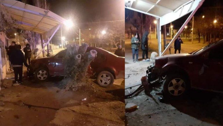 Gran Neuquén: joven alcoholizado se incrustó con su auto en una casa