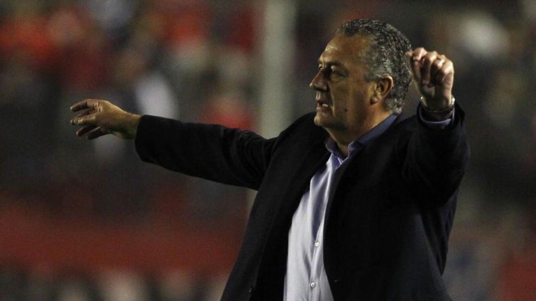 #AlfaroTraidor, la reacción de los hinchas y dirigentes de Huracán