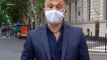 agresiones e insultos: el mal momento de sergio lapegüe en el velatorio de maradona agresiones e insultos: el mal momento de sergio lapegüe en el velatorio de maradona