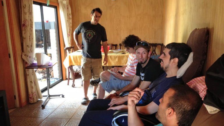 Juan Pablo, durante la visita de sus amigos.