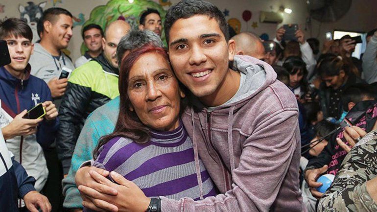 Bebelo. Mi mamá salía a vender pan para que yo entrenara