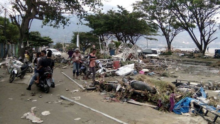 Un tsunami dejó 20 muertos y más de un centenar de heridos en Indonesia