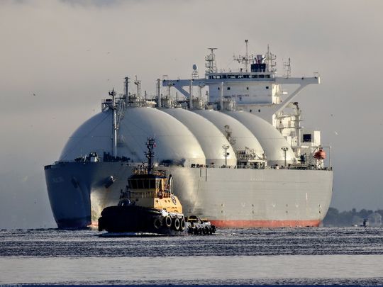 El buque metanero Fuji de Golar está siendo reconvertido en licuefactor para operar en Argentina.