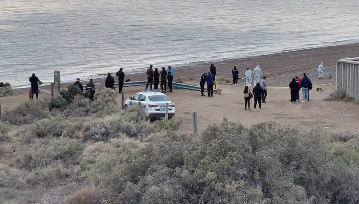 Encontraron el cuerpo de una mujer en la playa de Puerto Madryn.
