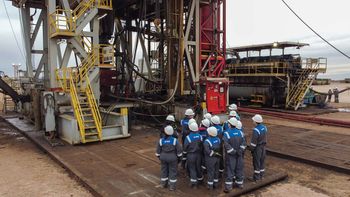 Petróleo, LNG y obras récord: la demanda laboral que se espera en Vaca Muerta | LM Neuquen Petróleo, LNG y obras récord: la demanda laboral que se espera en Vaca Muerta