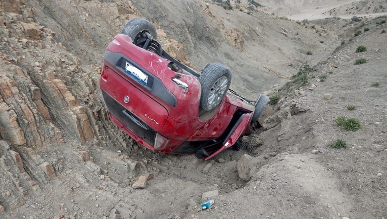 Misterio en Chos Malal. Una mujer volcó y desapareció.&nbsp;