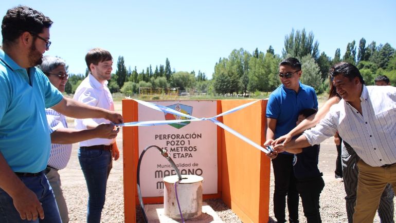 Mariano Moreno ha inaugurado pozos de agua para abastecer de fluido y combatir la crisis hídrica.