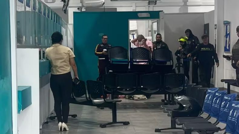 Minutos antes de su muerte, la mujer había cuestionado las frecuentes demoras en la entrega de medicamentos. | LM Neuquen Minutos antes de su muerte, la mujer había cuestionado las frecuentes demoras en la entrega de medicamentos.