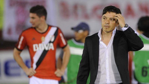 De este lado todo es derrota e incertidumbre. Del otro, alegría, fútbol y goles. El representante argentino podría enfrentar a uno de los mejores Barcelona de los últimos tiempos.