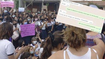 los-chat-del-docente-que-le-propuso-a-una-alumna-ser-amigos-con-derechos-4.jpg