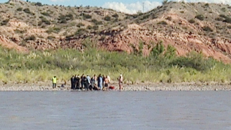 Rincón: jugaba con su hija a orillas del río y murió ahogado