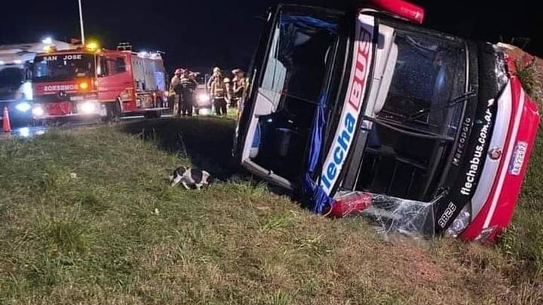 Entre Ríos: volcó un micro con chicos que volvían de su viaje de egresados
