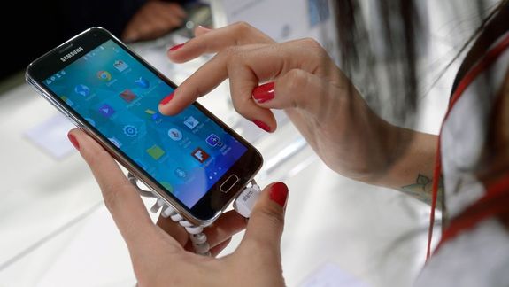 Caída histórica: por qué se venden cada vez menos celulares