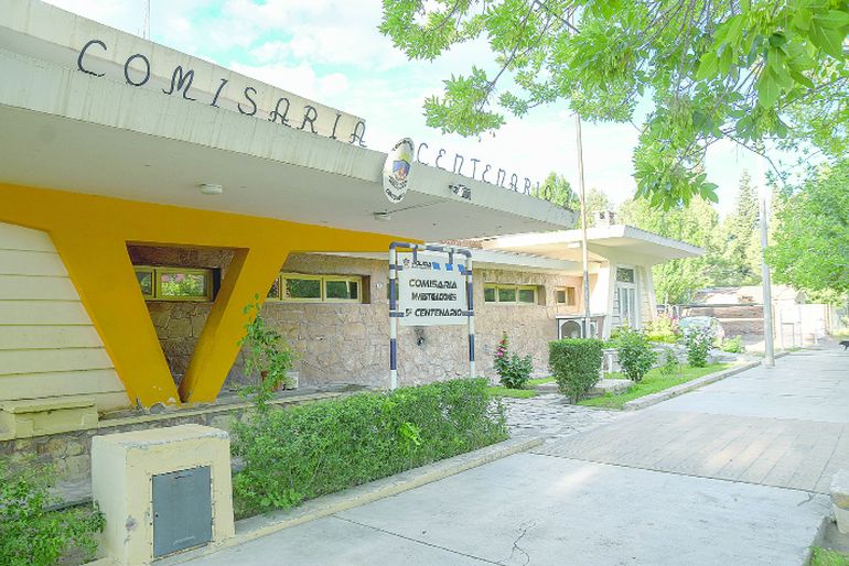 La Comisaría Quinta de Centenario fue escenario de un motín en la alcaidía. La Comisaría Quinta de Centenario fue escenario de un motín en la alcaidía.