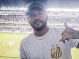 Neymar fue presentado en Santos.