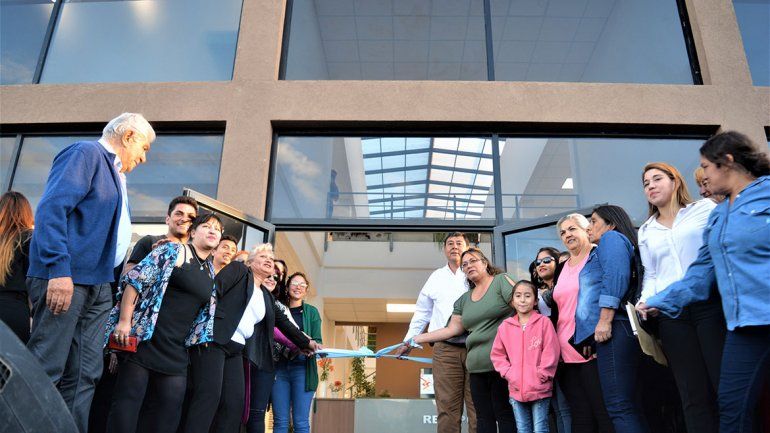 Rincón de fiesta: inauguró su nuevo palacio municipal