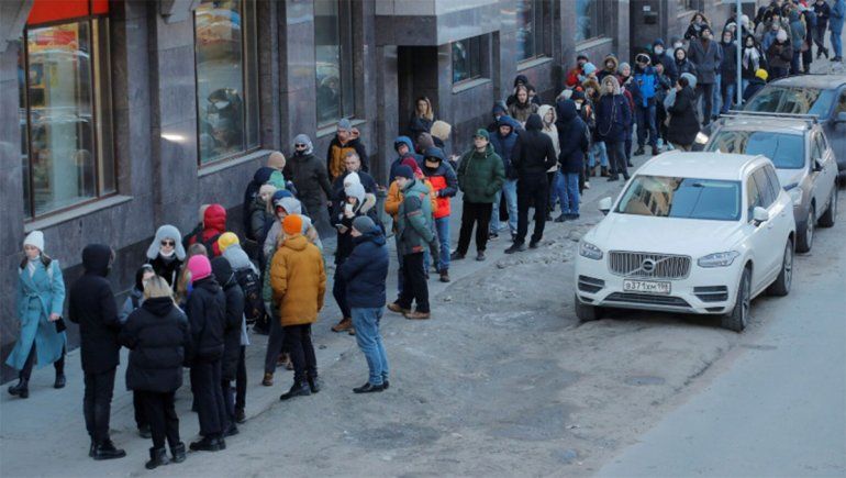 Visa y Mastercard son las últimas empresas occidentales que cortaron o redujeron sus actividades comerciales en Rusia.