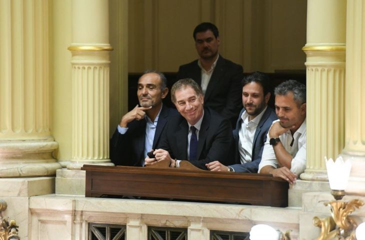 Con Diego Santilli y los Menem siguiendo la sesión desde los balcones del Congreso, el oficialismo logró aprobar el Presupuesto 2026 y consolidar el déficit cero como eje del modelo. Con Diego Santilli y los Menem siguiendo la sesión desde los balcones del Congreso, el oficialismo logró aprobar el Presupuesto 2026 y consolidar el déficit cero como eje del modelo.