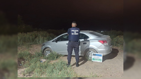 El vehículo sustraído fue encontrado en la zona norte de Cipolletti. | LM Neuquen El vehículo sustraído fue encontrado en la zona norte de Cipolletti.