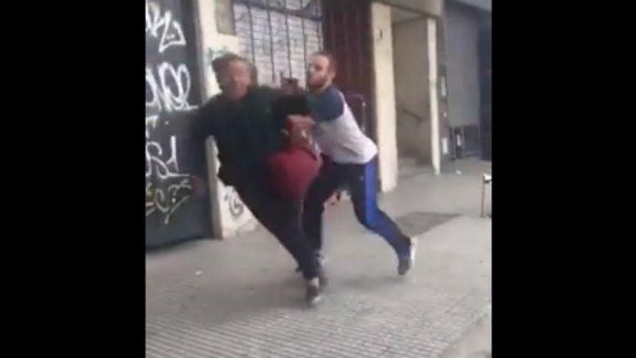 Julián Cirigliano, de 19 años, se quiso pasar de vivo con un pobre hombre.