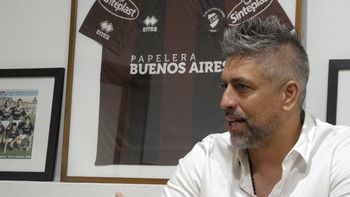 El presidente de Platense terminó a las piñas con los hinchas tras la derrota ante Gimnasia. El presidente de Platense terminó a las piñas con los hinchas tras la derrota ante Gimnasia.