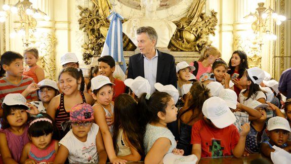 Alumnos del barrio Monserrat y de la Villa 31 de Retiro visitaron la Casa Rosada.