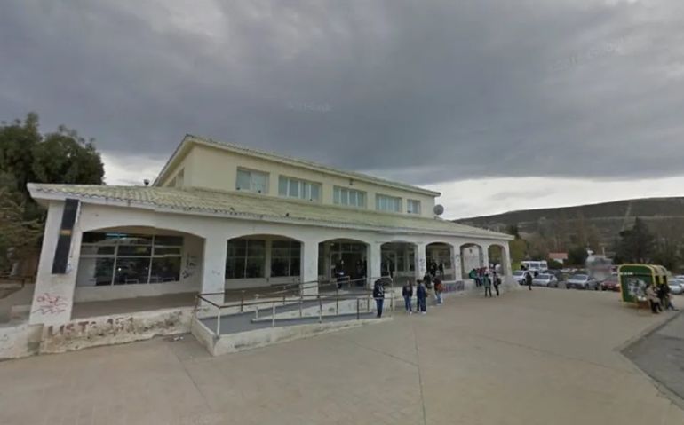 El ISET 812 de Comodoro Rivadavia fue intervenido por el Ministerio de Educación de Chubut. El ISET 812 de Comodoro Rivadavia fue intervenido por el Ministerio de Educación de Chubut.