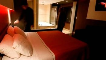 entro a un hotel donde estaba su ex con la novia, la golpeo y le robo entro a un hotel donde estaba su ex con la novia, la golpeo y le robo