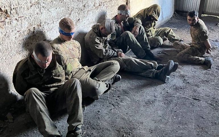 Tropas rusas capturadas durante la incursión ucraniana. Tropas rusas capturadas durante la incursión ucraniana.