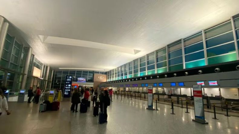 La combinación de medidas regulatorias y resoluciones judiciales anticipa un escenario más exigente para las aerolíneas. | LM Neuquen La combinación de medidas regulatorias y resoluciones judiciales anticipa un escenario más exigente para las aerolíneas.