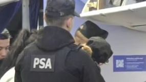 Los pasajeros fueron denunciados por exhibiciones obscenas. | LM Neuquen Los pasajeros fueron denunciados por exhibiciones obscenas.