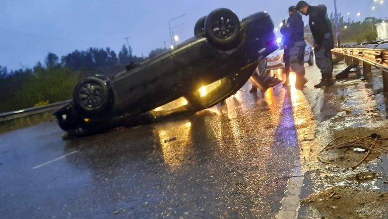 Vuelco y demoras en Ruta 7: quedó dado vuelta