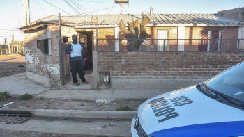 dos detenidos con armas en varios allanamientos en el oeste dos detenidos con armas en varios allanamientos en el oeste