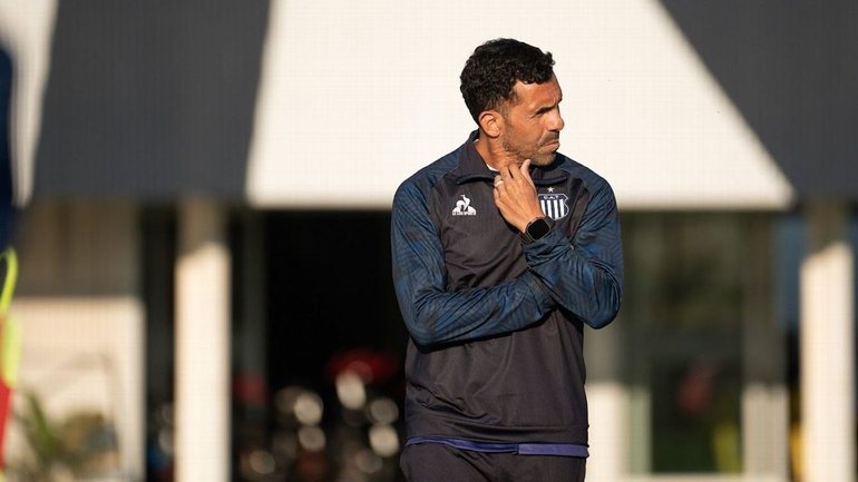 Carlos Tévez rompió el silencio en medio de la grave crisis de Talleres