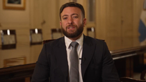 El gobierno elaboró un video bajo el solgan de memoria completa, protagonizado por Agustín Laje.