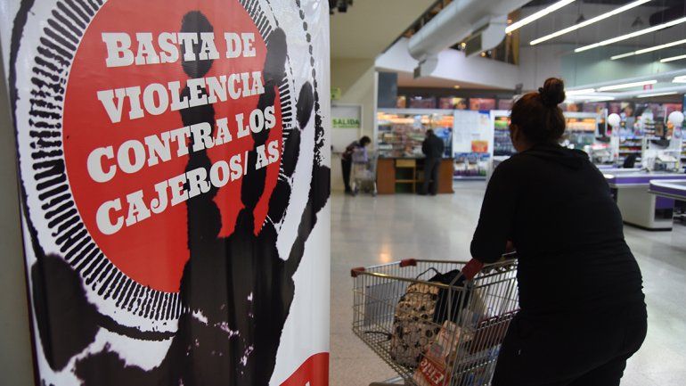 Los clientes tiran su bronca con los empleados de los híper