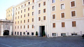 vaticano: aislan a vecino del papa en santa marta vaticano: aislan a vecino del papa en santa marta